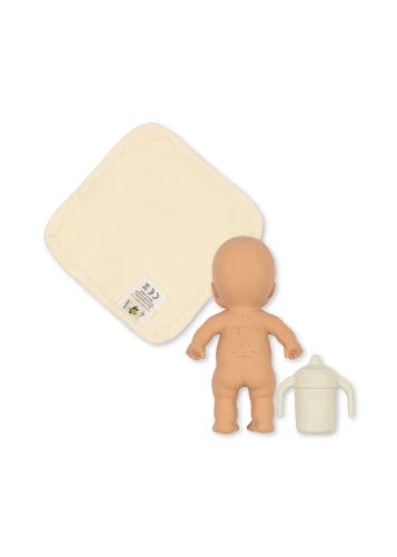 Bath Buddy Niko – lalka z naturalnego kauczuku z ręcznikiem i butelką