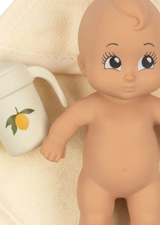 Konges Sløjd Bath Buddy Niko – detal lalki i butelki do zabawy