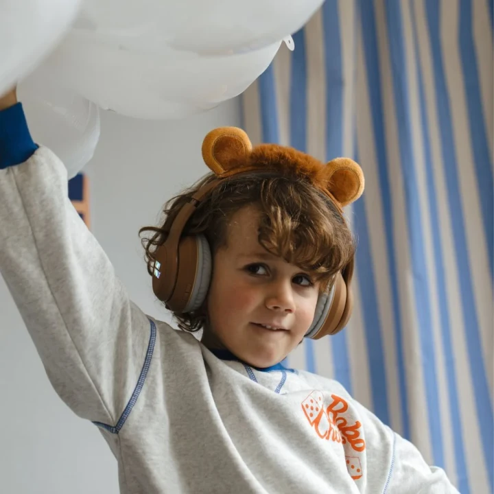 Słuchawki Bluetooth KIDYEARS Lion z uszami lwa na głowie dziecka