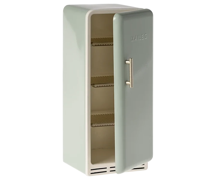 Maileg Fridge Miniature Mint – otwarta miętowa lodówka do domku z półkami