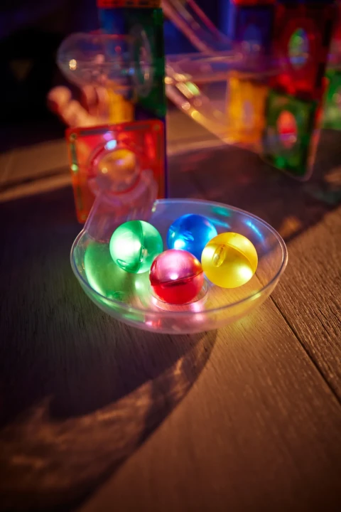 Cleverclixx Ball Run Dazzling Lights Intense – cztery kolorowe świecące kulki
